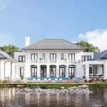 This Florida Mansion Exemplifies Coastal Modern Architecture with its Concrete Design (Photos)