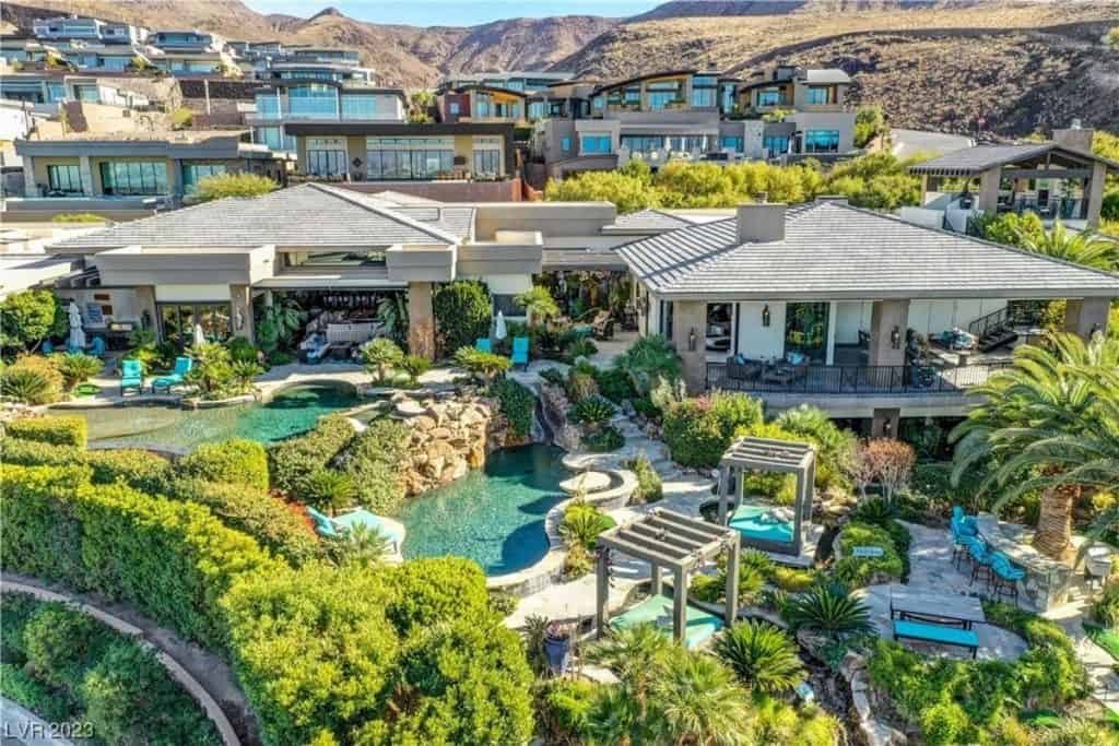 Have Your Own Resort Backyard in Nevada for $25 Million (Photos)