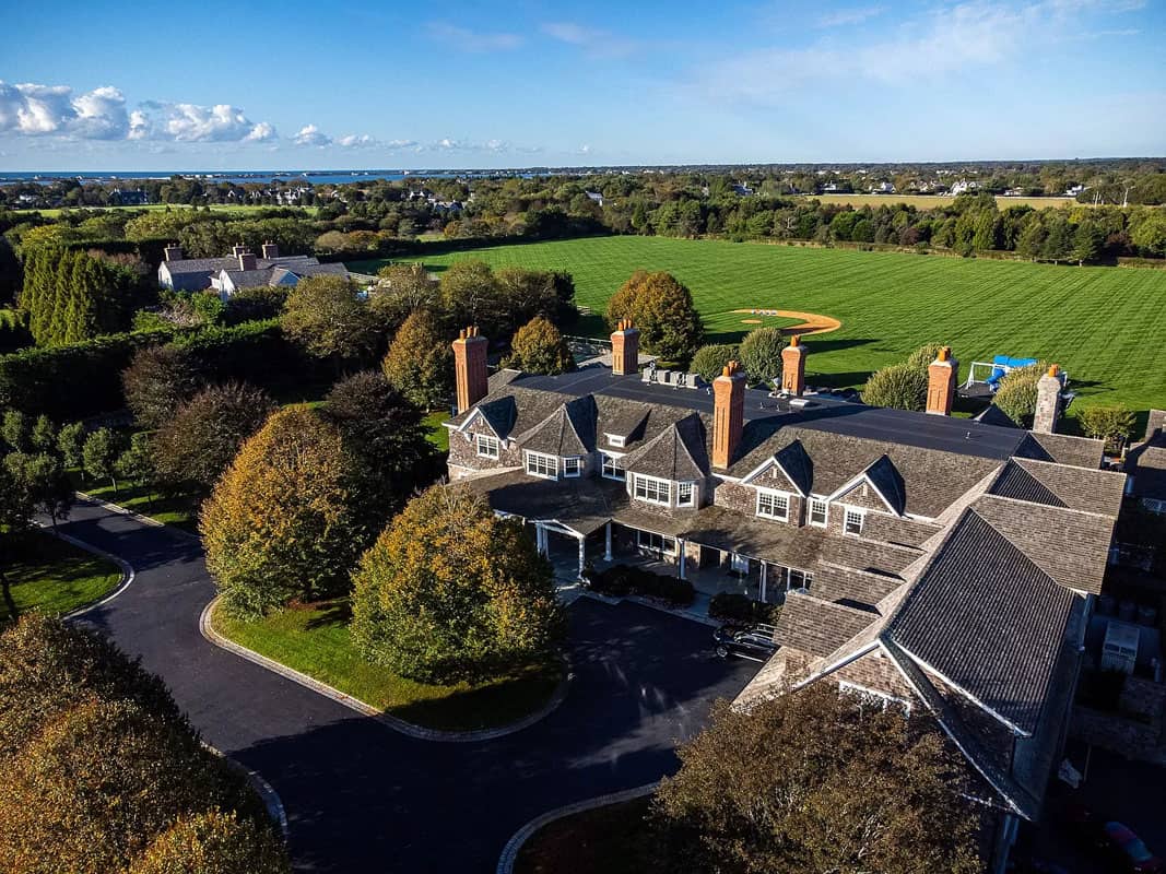 Over 11 Acres of Paradise in New York (Photos)