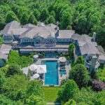New York Mansion with 19 Bathrooms (Photos)