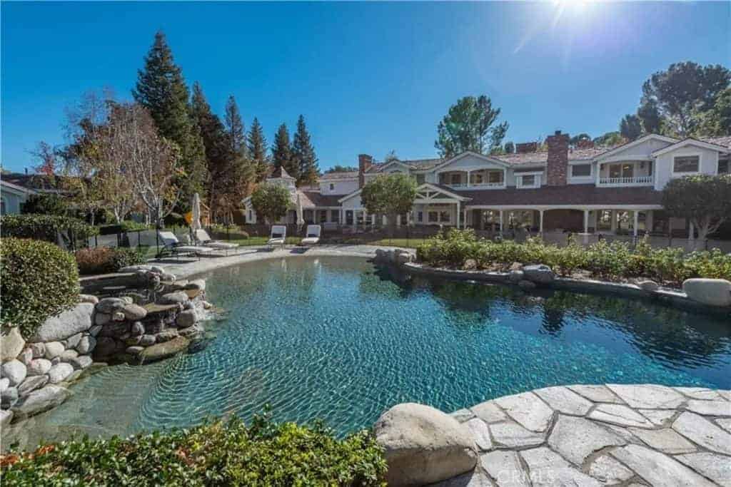 Nearly 20,000 Sq Ft Hidden Hills, California Estate (Photos)