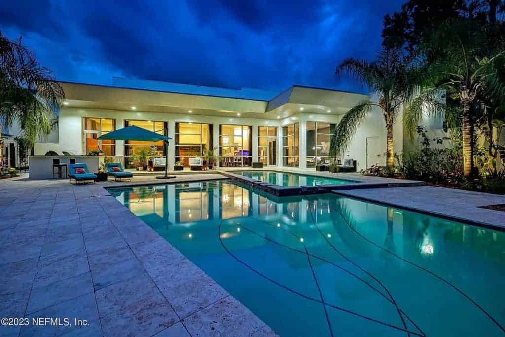 Modern 9500 Sq Ft Mansion in Jacksonville, Florida (Photos)