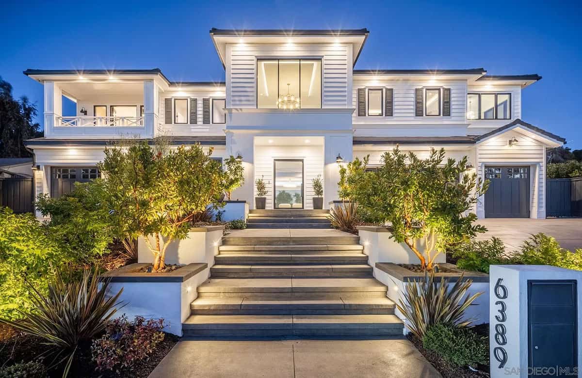 11,000 Sq Ft Mansion in La Jolla, California for $15.8M