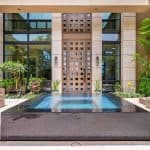 Hawaii Mansion Situated Between Beaches, Kailua and Lanikai