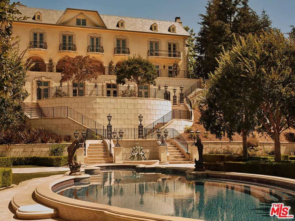 This Stunning European Mansion Features Incredible Views of Los Angeles (Photos) 