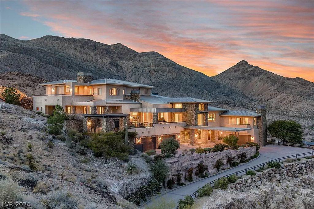 Las Vegas Mansion Complete with State-of-the-Art Movie Theater (Photos)