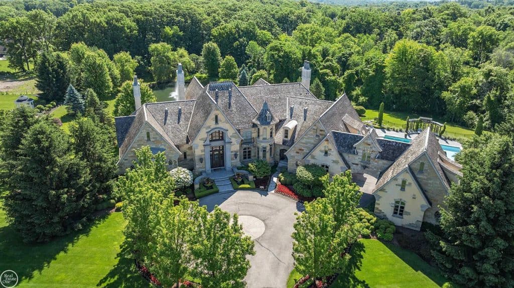 This Stunning Mansion is Located in the Gated Community of Orchard Ridge, Right in Michigan (Photos)