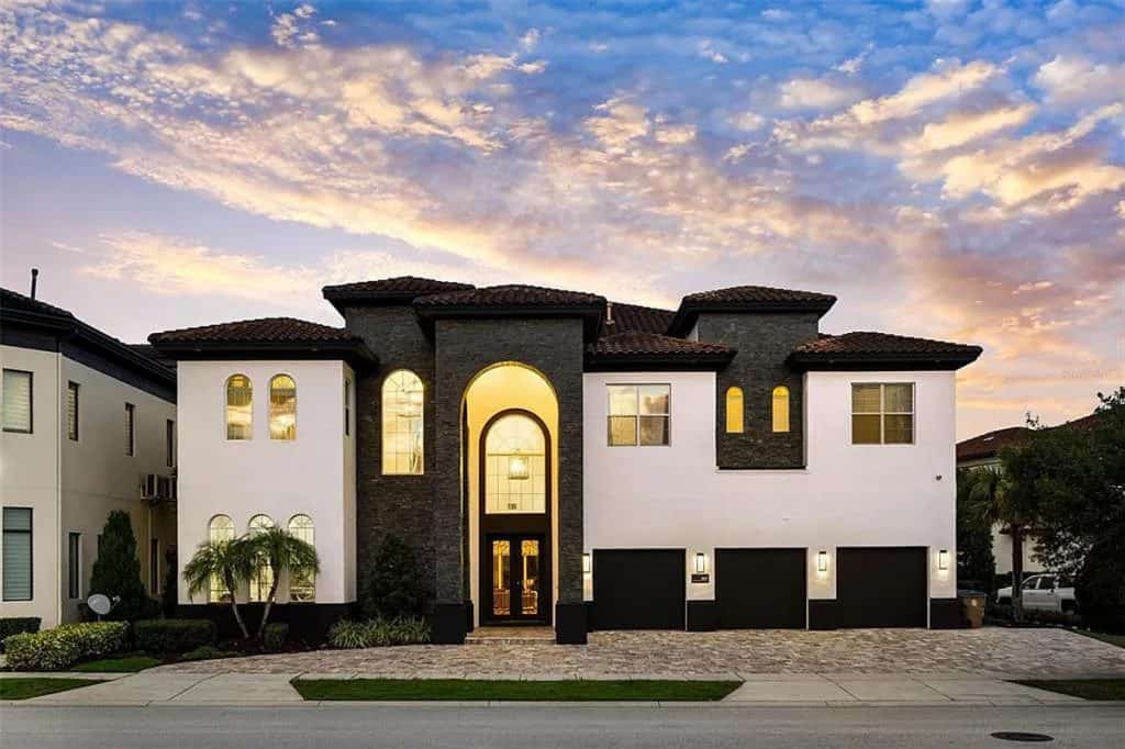 This Florida Mansion has a Casino Room for Gaming Enthusiasts (Photos)