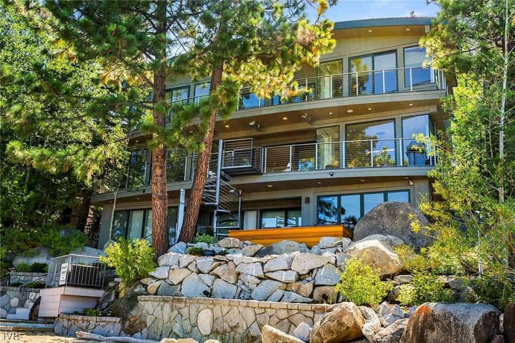 Discover Luxury in this Mountain Lakefront Nevada Mansion (Photos)