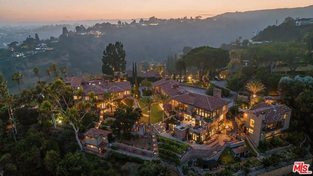 This Los Angeles Mansion Stands out as the most Iconic Property in the Region (Photos)