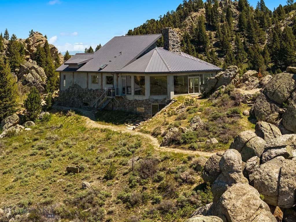 Modern Montana Mansion Showcases Reclaimed Materials Resulting in a Piece of Livable Art (Photos)