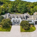 Stunning Tennessee Mansion Beautifully Blends Classic Elegance with Modern Luxury (Photos)