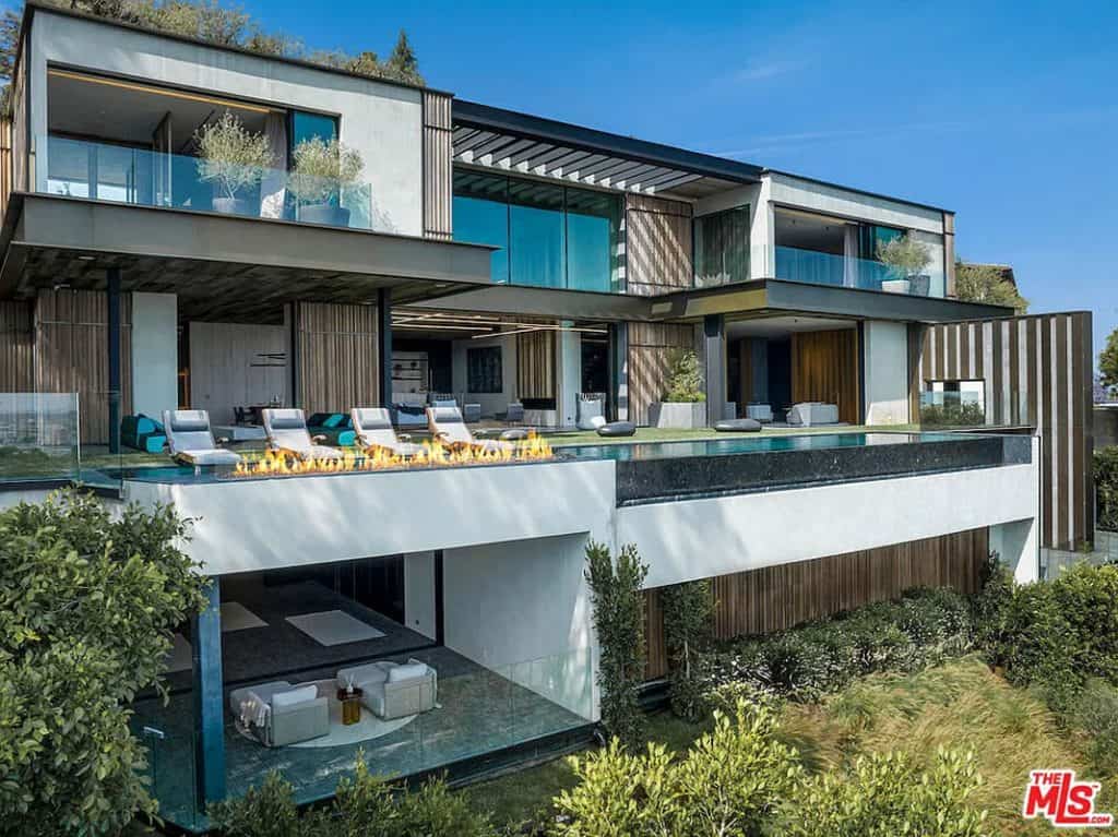 Stunning Contemporary Mansion in Los Angeles (Photos)