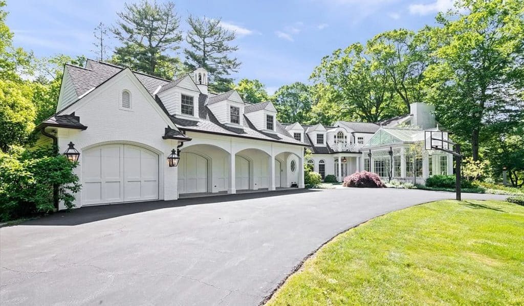 Remarkable Indianapolis Mansion Blends Modern Updates with its Original Charm (Photos)