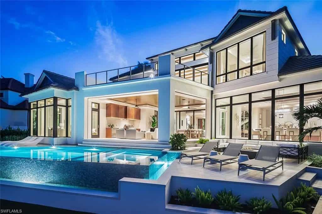 Florida Mansion Combines Modern Sophistication with Tranquil Waterfront Vistas (Photos)