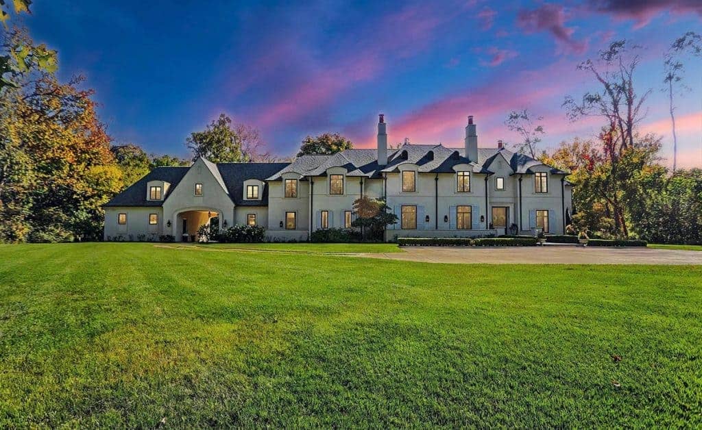 Experience Unmatched Luxury in this Beautiful Mansion, set on Almost 4 Acres (Photos)