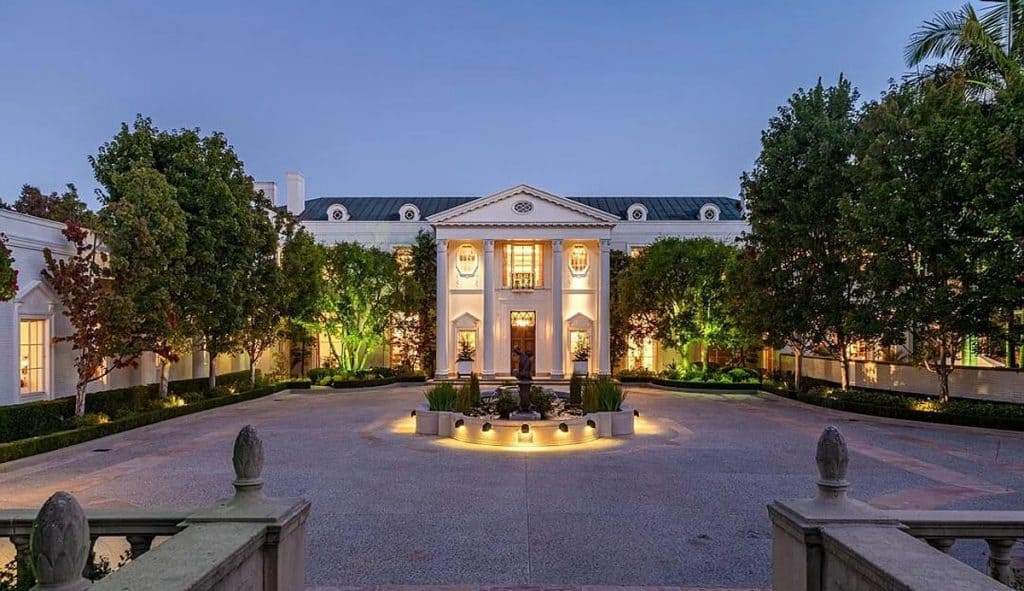 Los Angeles Mansion Stands as the Most Iconic, Rich in History and Elegance (Photos)