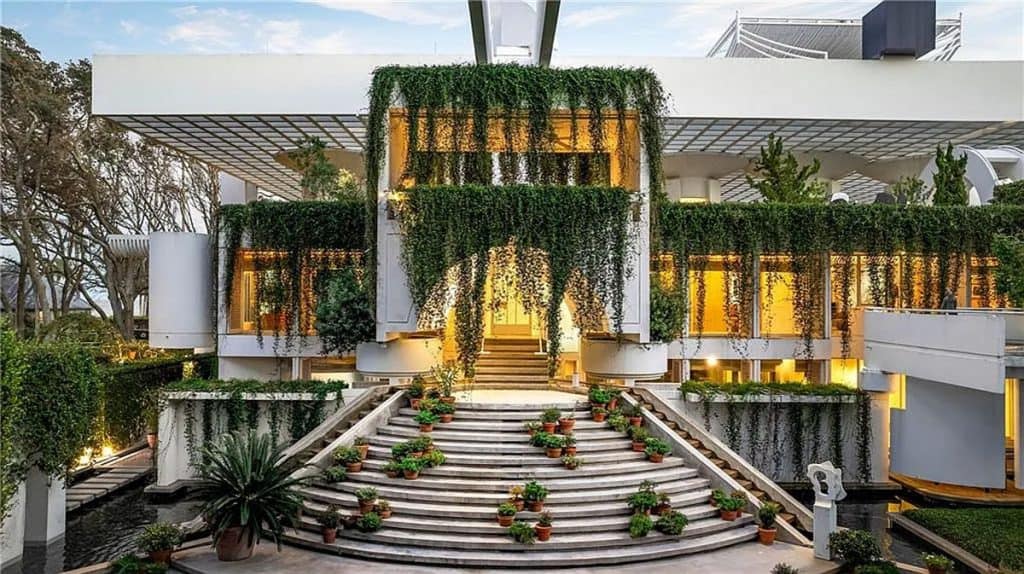 Georgia Mansion Where Art, Architecture, and Nature Blend Together (Photos)