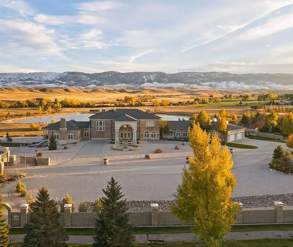 Wyoming Mansion with 22,000+ Sq Ft, the Ultimate in Luxury and Entertainment (Photos)