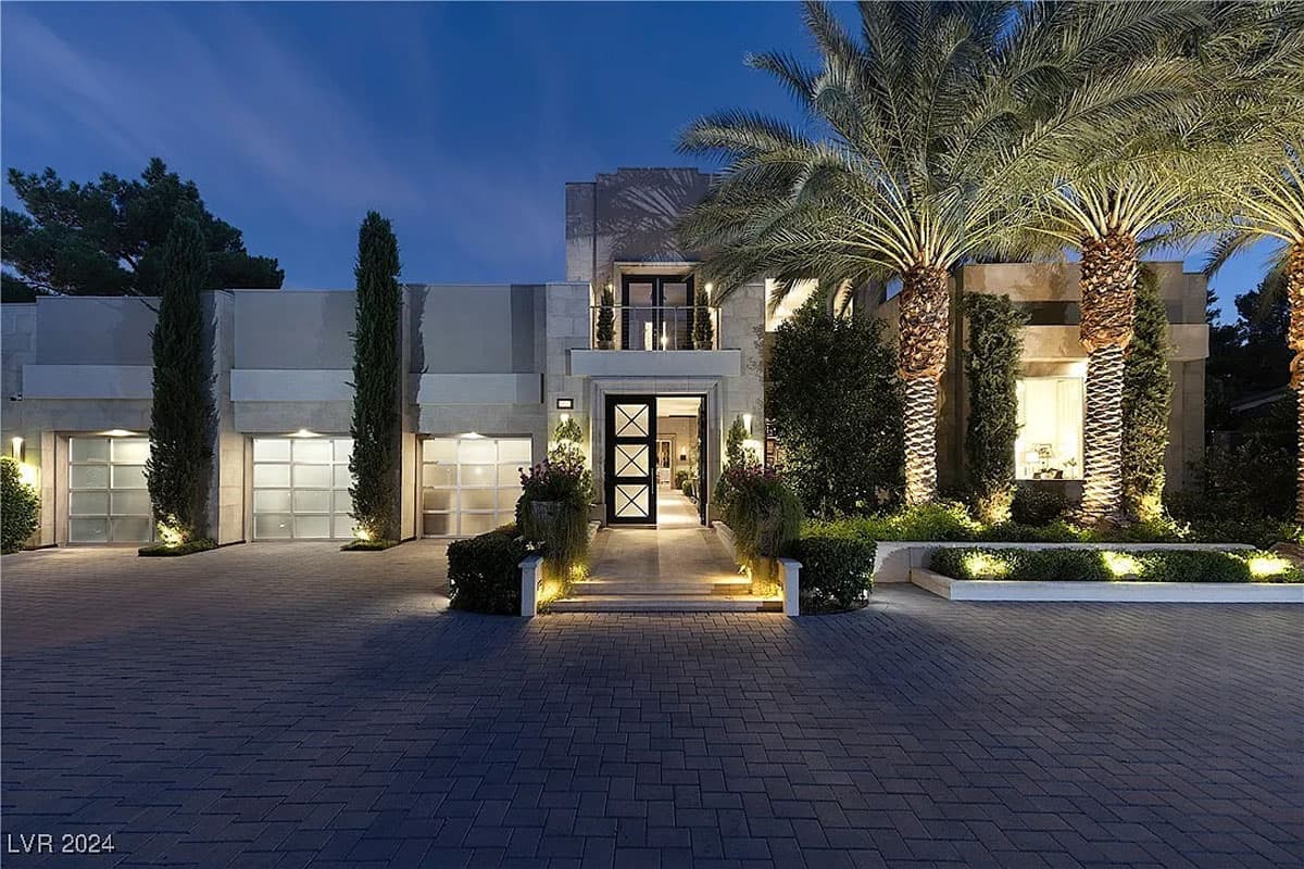 Experience Luxury Living with this Remarkable Mansion Located in Las ...