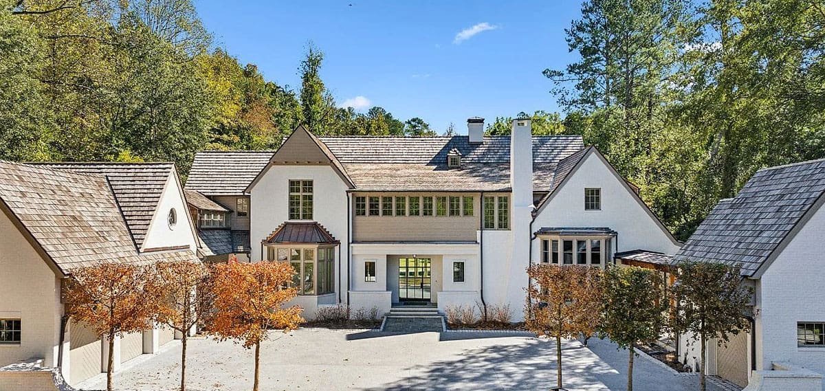 This Georgia Mansion is where Contemporary Style Combines with Classic Elegance (Photos)