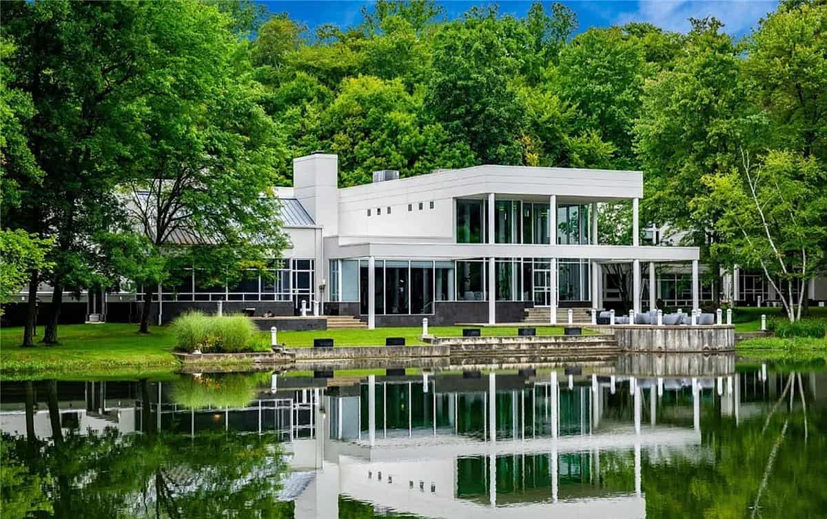 This Ohio Mansion Combines Modern Elegance with the Charm of Nature (Photos)
