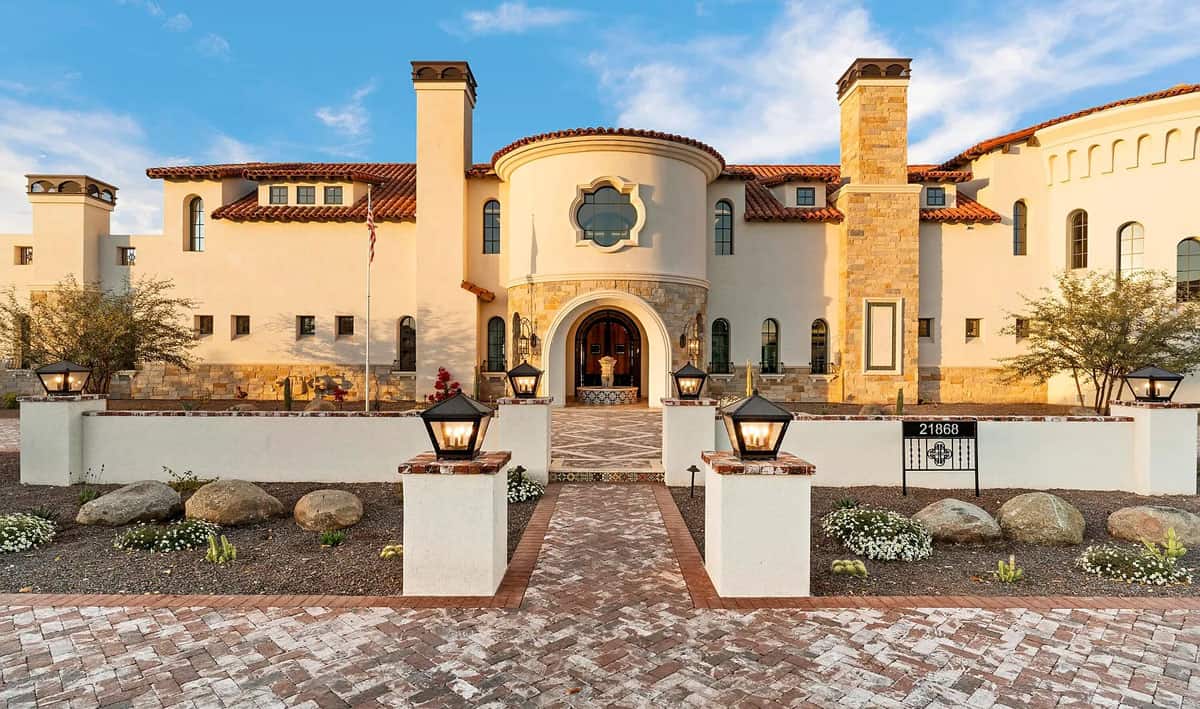 Arizona Mansion with Classic Spanish Mission Architecture and Aircraft Hangar (Photos)