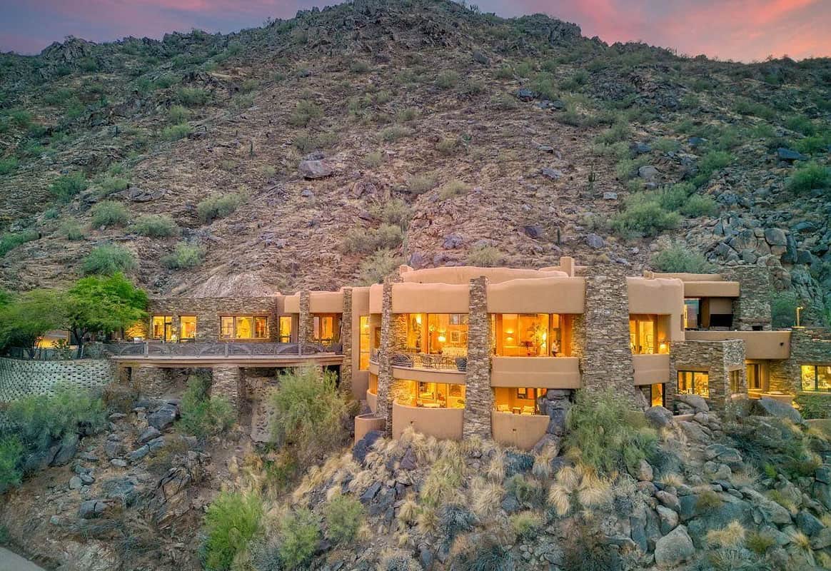 Set on Camelback Mountain, this Arizona Mansion is a True Masterpiece (Photos)