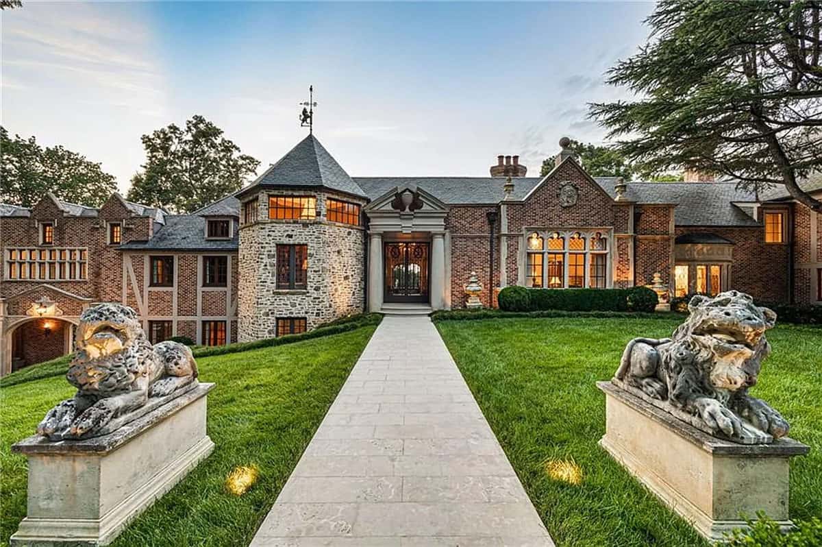 Magnificent Georgia Mansion Inspired by European Design (Photos)
