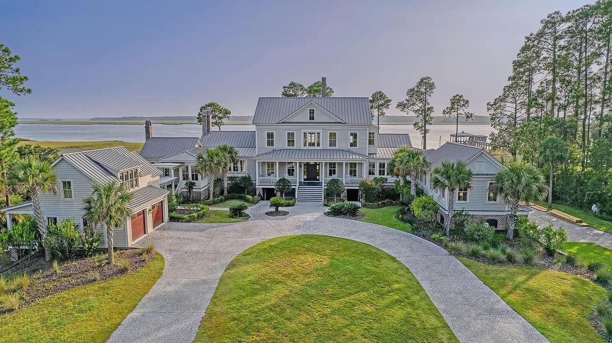 Experience Luxury and Stunning Exclusivity with this South Carolina Mansion (Photos)