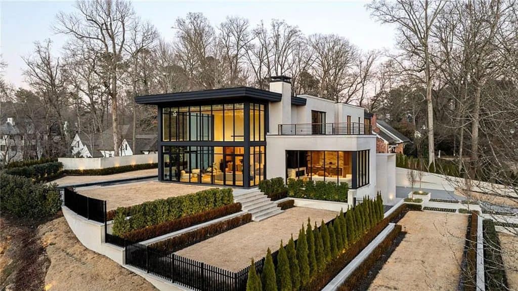 This Atlanta Mansion is Elegant and Cutting-Edge (Photos)