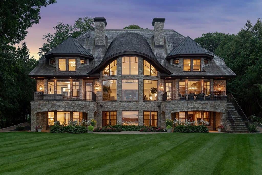 Minnesota Mansion Boasts 134 Feet of Prime  Lakeshore Along Lake Minnetonka (Photos)