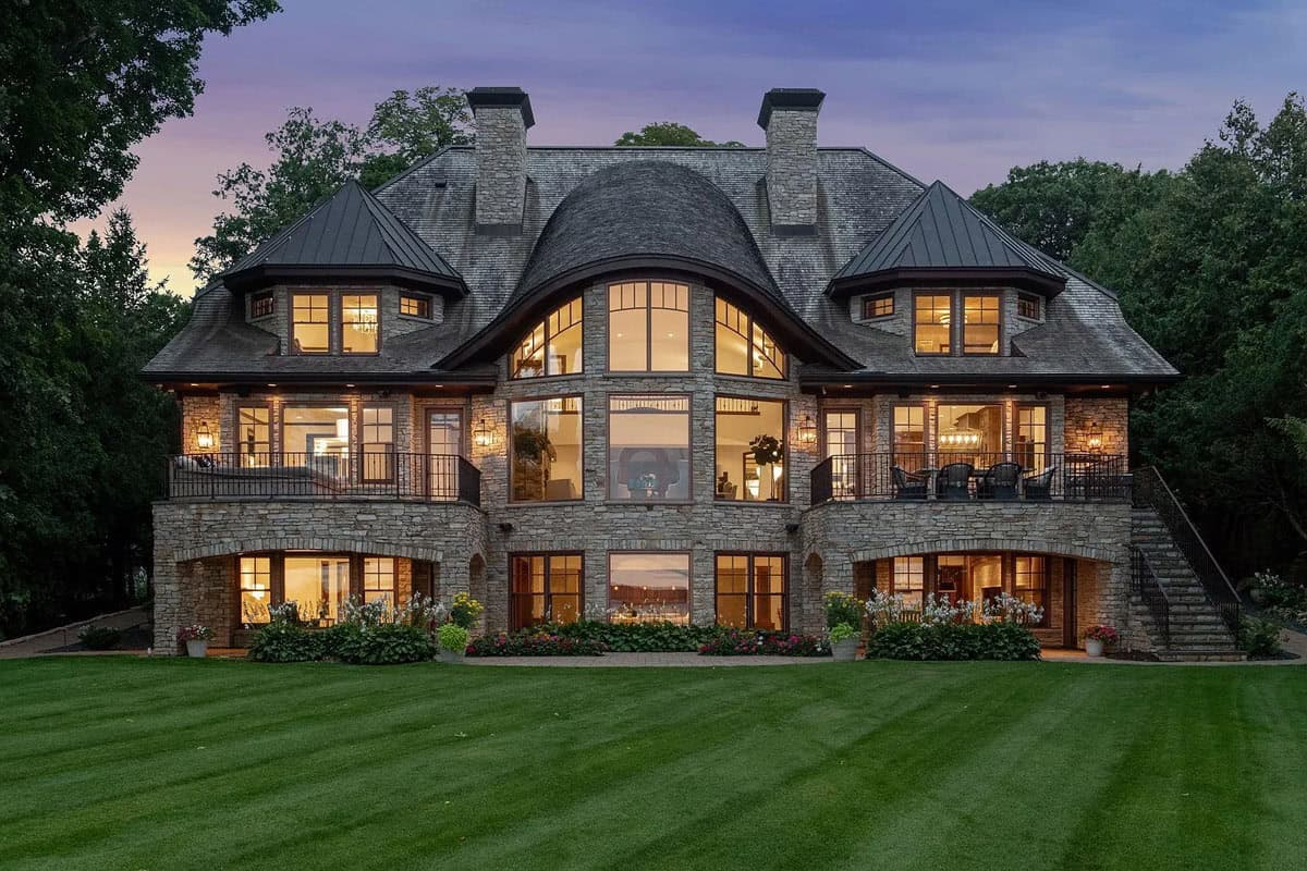 Minnesota Mansion Boasts 134 Feet of Prime Lakeshore Along Lake Minnetonka (Photos)