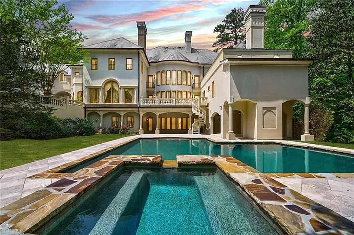 Timeless Gem in Atlanta Provides a Peaceful and Private Atmosphere (Photos)