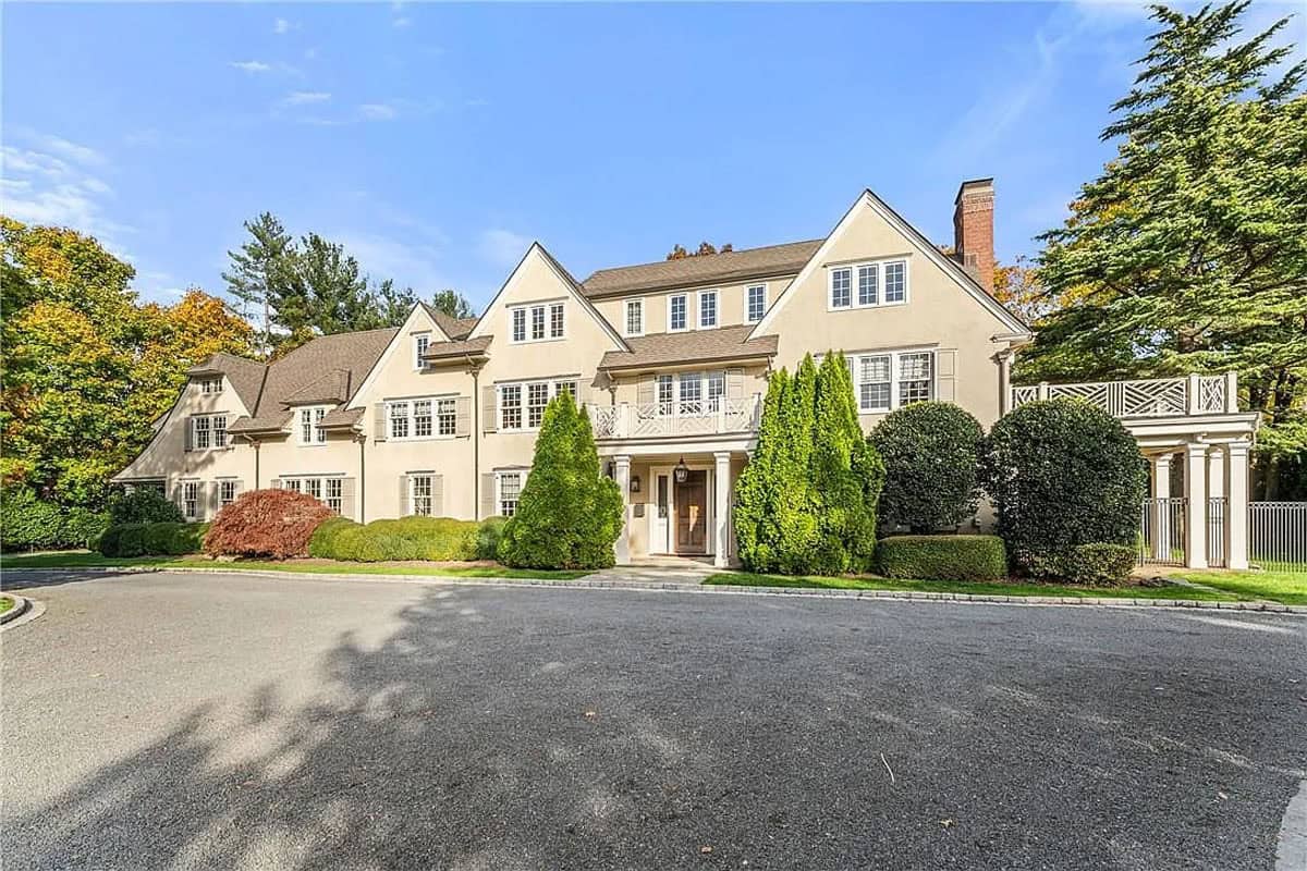 Classic English Design New York Mansion, with Park-Like Grounds (Photos)