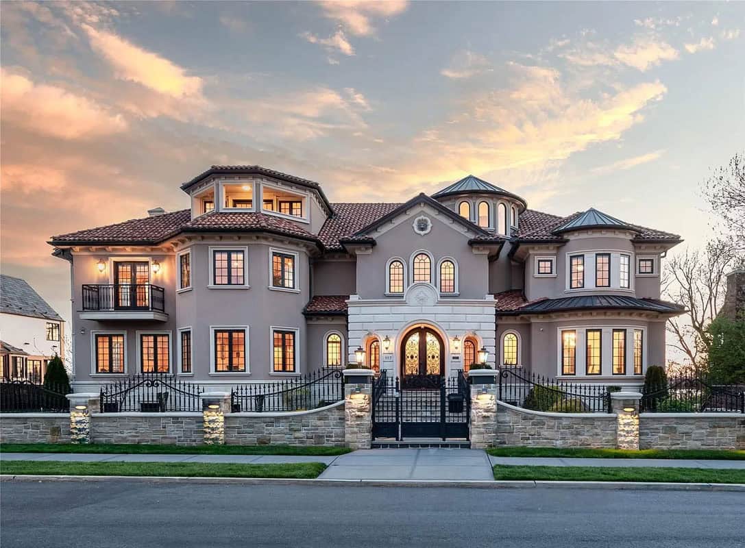 Mediterranean Mansion with Breathtaking Waterfront Vistas in New York (Photos)