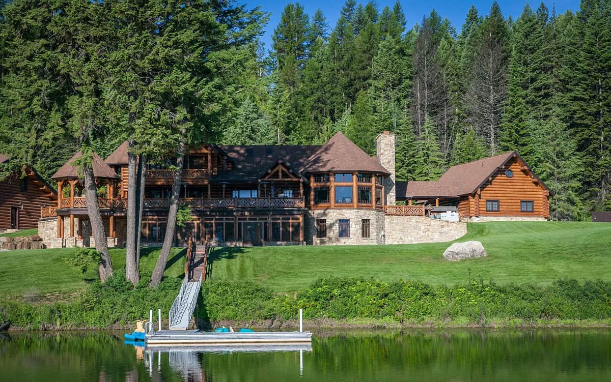 Nestled in the Mountains of Washington, this Mansion Provides Seclusion and Luxury (Photos)