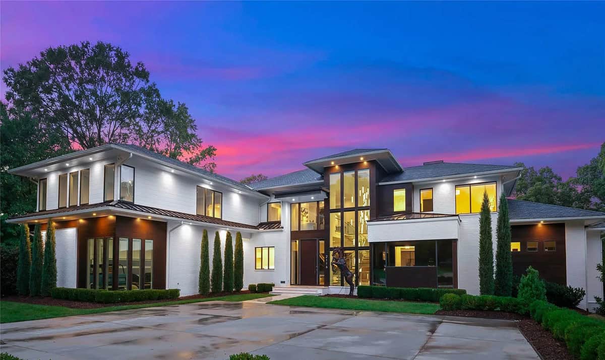 This Mansion is a Stunning Example of Contemporary Luxury in Charlotte (Photos)