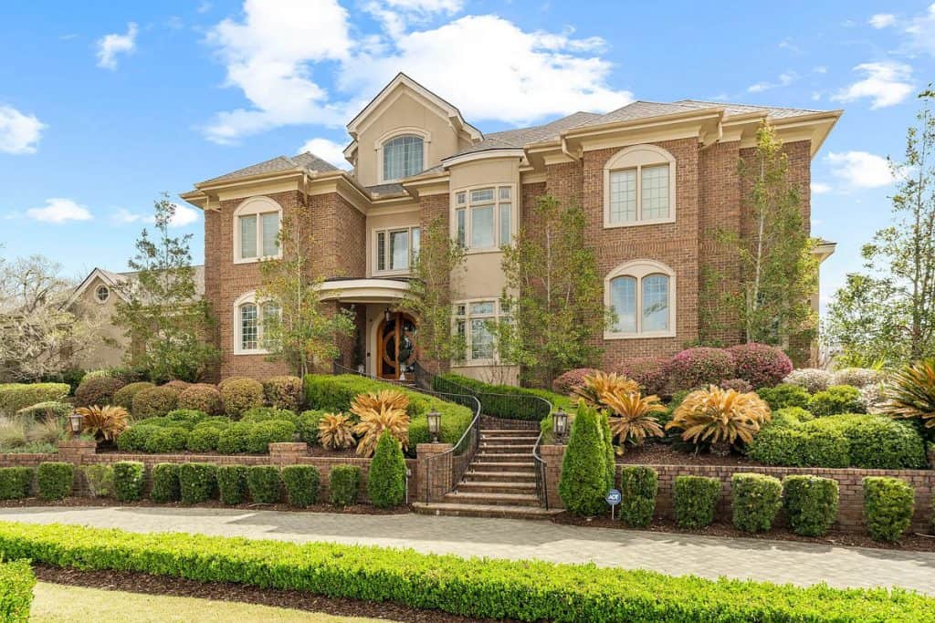 This South Carolina Mansion was Showcased in HBO’s “The Righteous Gemstones” (Photos)