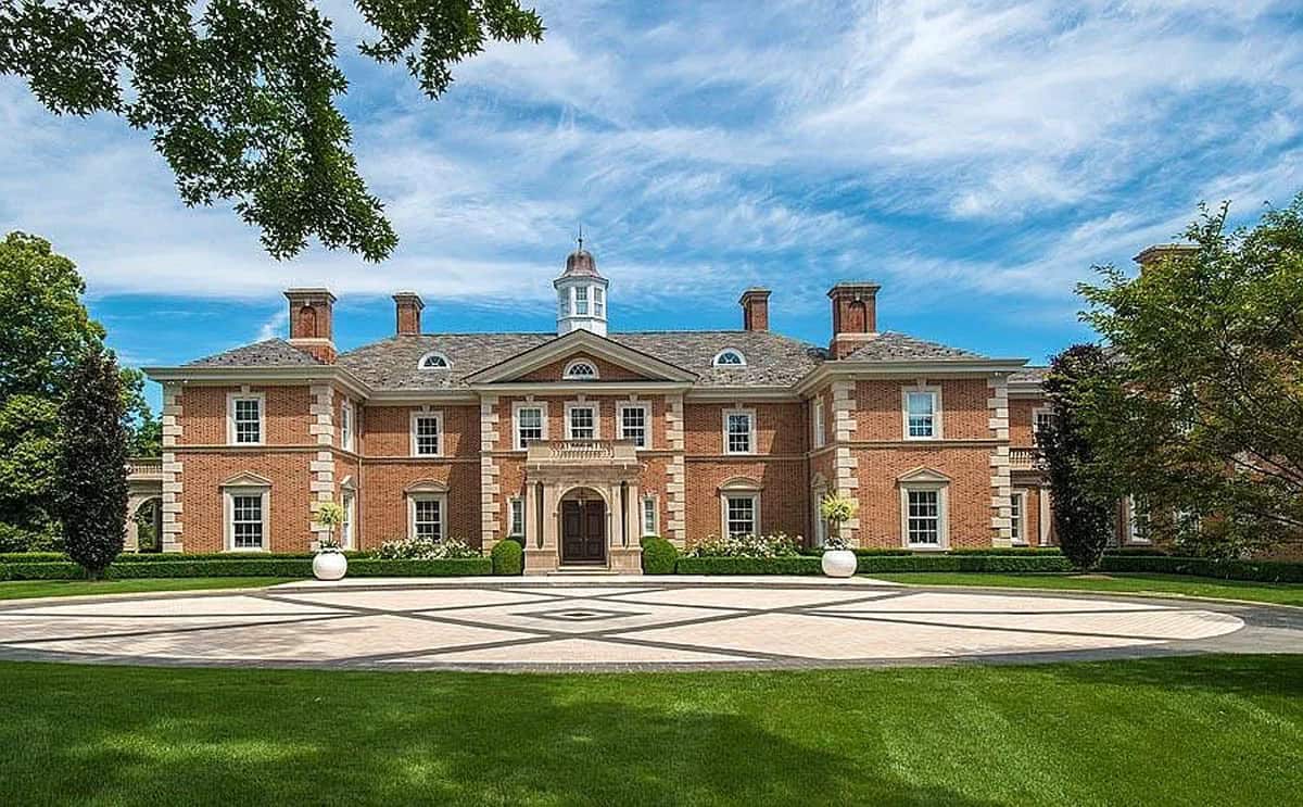 Stunning Brick Georgian Mansion in Connecticut is set on More Than 8 Acres (Photos)