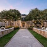 This Dallas Mansion Combines Nature’s Charm with Contemporary Luxury (Photos)