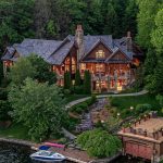 Lakefront Mansion in North Carolina Showcases Exclusivity while Providing Privacy (Photos)
