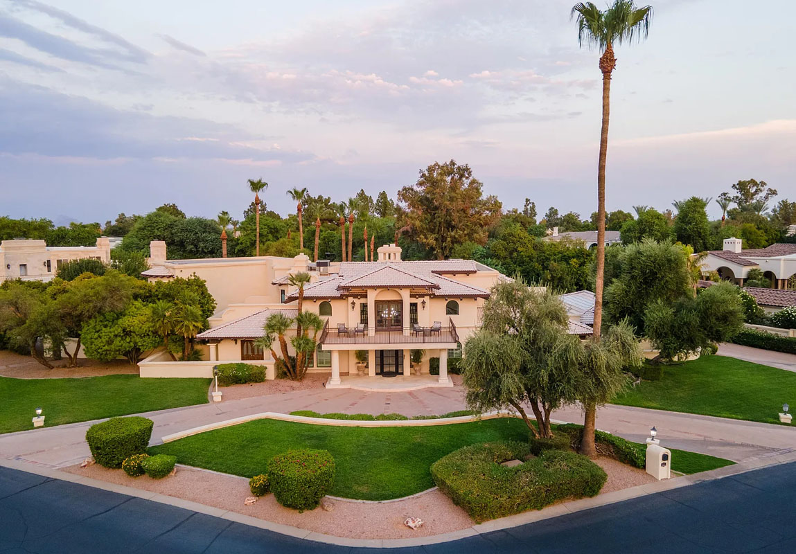 Arizona Mansion Serves as a Peaceful Sanctuary and it is Inspired by Santa Barbara (Photos)