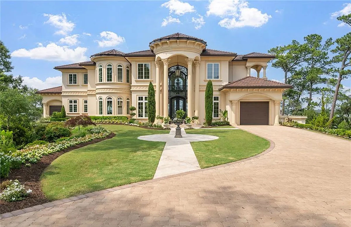 Situated on a Peninsula this Stunning Virginia Mansion Offers 180° Views of the Bay (Photos)
