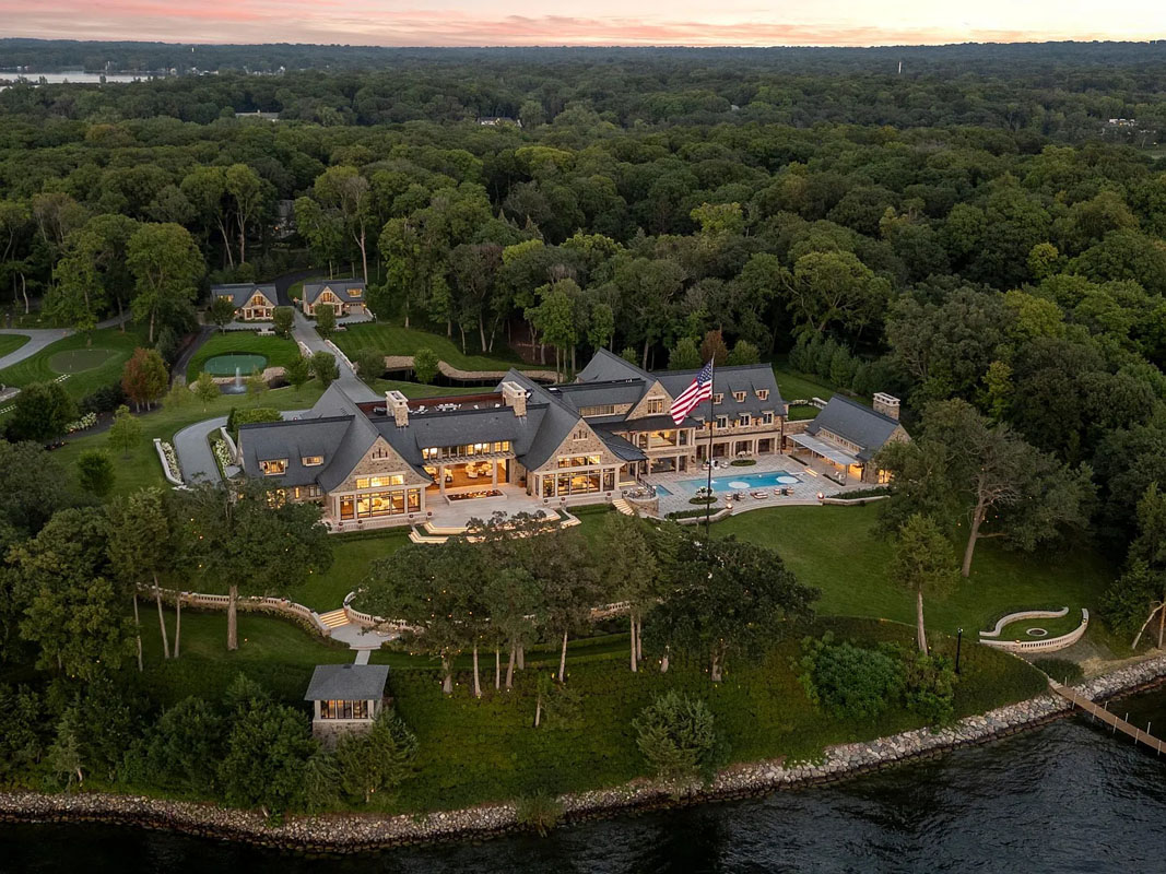Mansion in Minnesota set on 8 Acres, 655 Ft of Lakeshore along Lake Minnetonka (Photos)