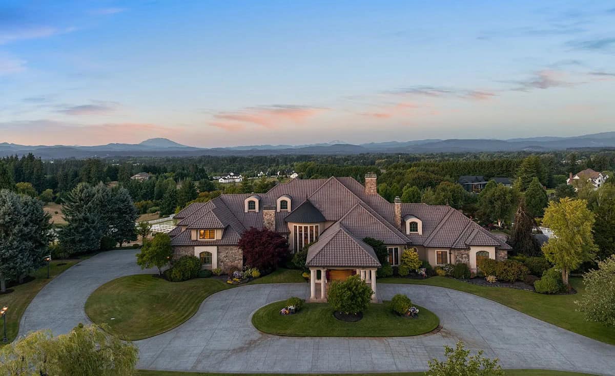 Uncover a Realm of Natural Beauty and Elegant Luxury with this Washington Mansion (Photos)