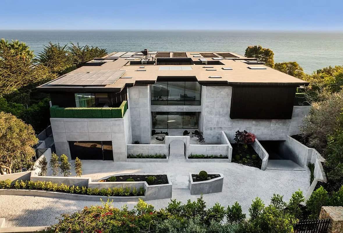 30,000 Sq Ft Mansion in Malibu, California for $44,000,000 (Photos)