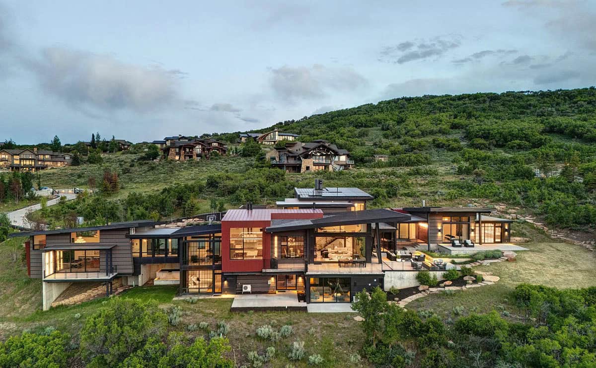 This Mansion is a Remarkable Mountain Getaway Located in Park City, Utah (Photos)