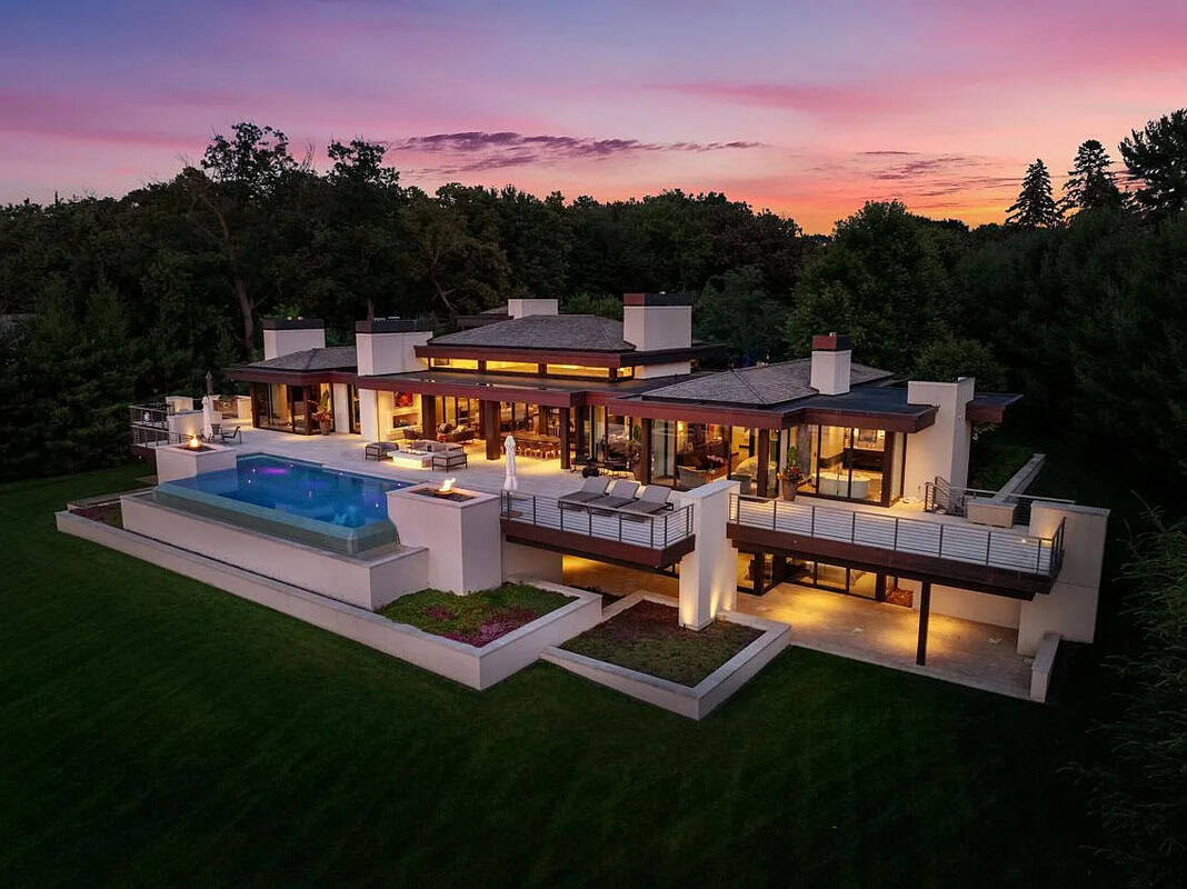 This Remarkable Minnesota Mansion on the Lake, Showcases Flawless Attention to Detail (Photos)