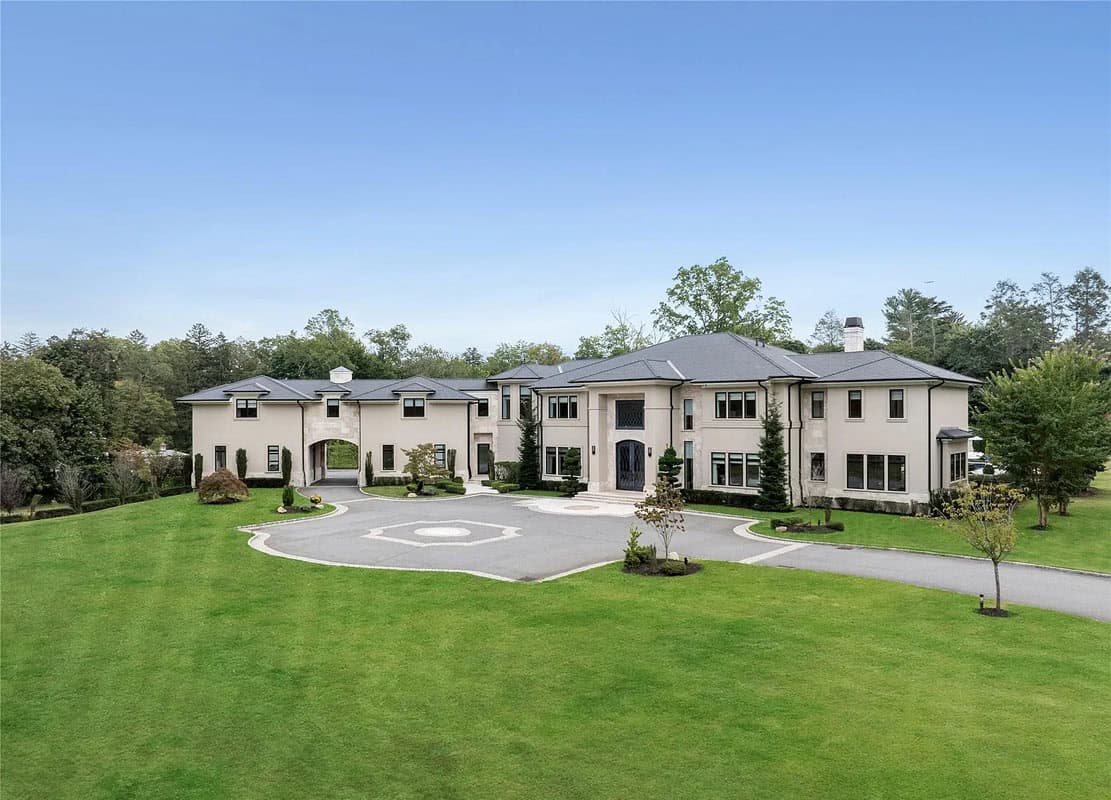 New York Mansion Combines Classic Architectural Elegance with Modern, Stylish Finishes (Photos)